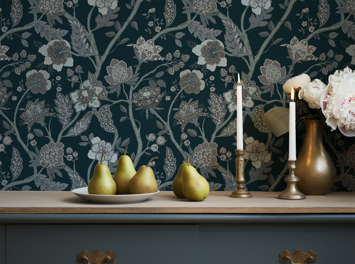 Hydrangea Wallpaper: Full, Romantic Blooms for a Beautiful Room