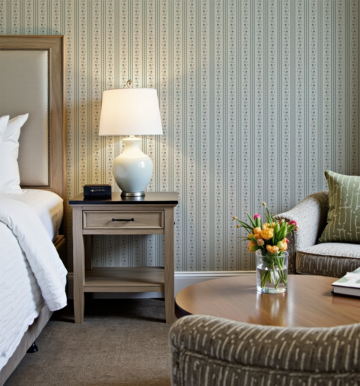 Vertical vs Horizontal Striped Wallpaper: Which Way Should Stripes Go?
