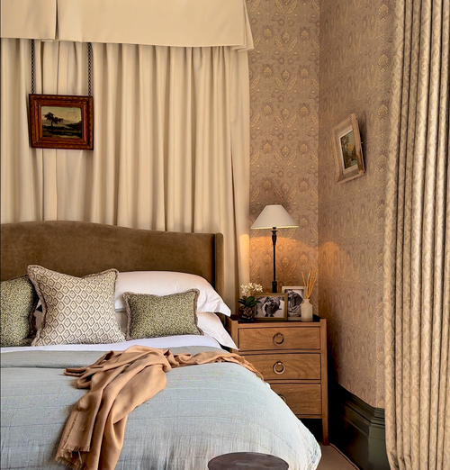 Emile wallpaper in a customer's bed room